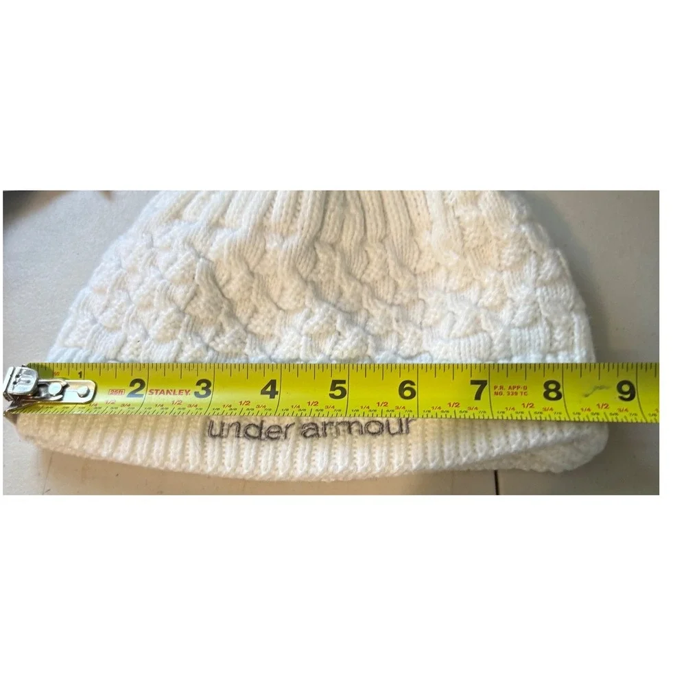 Under Armour Beanie Girls One Size‎ White Cable Knit ColdGear Infrared Hat